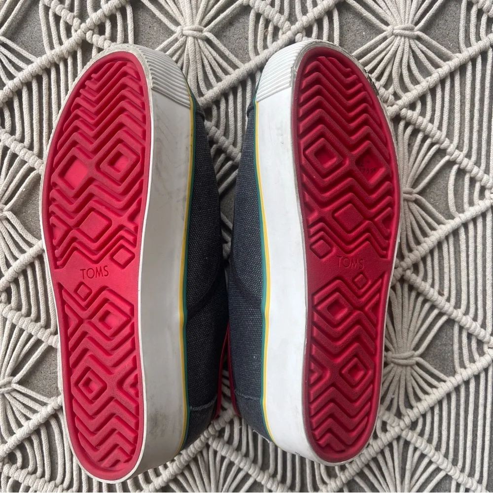 Toms platform shoes